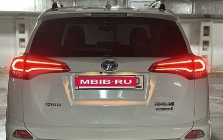 Toyota RAV4, 2017 год, 3 100 000 рублей, 9 фотография