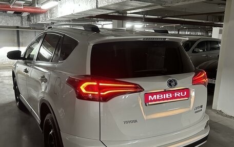 Toyota RAV4, 2017 год, 3 100 000 рублей, 6 фотография