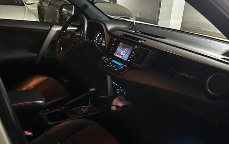 Toyota RAV4, 2017 год, 3 100 000 рублей, 12 фотография