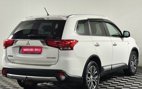 Mitsubishi Outlander III рестайлинг 3, 2015 год, 2 530 000 рублей, 4 фотография