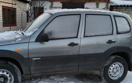 Chevrolet Niva I рестайлинг, 2010 год, 850 000 рублей, 5 фотография