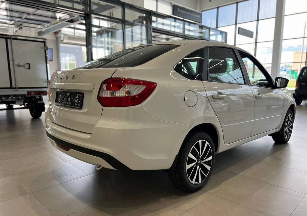 ВАЗ (LADA) Granta, 2024 год, 1 072 000 рублей, 2 фотография