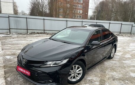 Toyota Camry, 2019 год, 2 450 000 рублей, 1 фотография