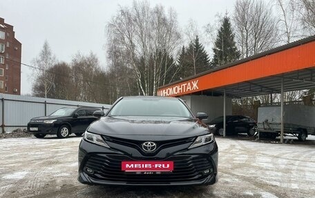 Toyota Camry, 2019 год, 2 450 000 рублей, 3 фотография