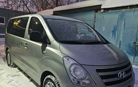 Hyundai H-1 II рестайлинг, 2015 год, 1 700 000 рублей, 4 фотография