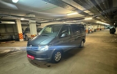 Volkswagen Multivan T6 рестайлинг, 2019 год, 4 800 000 рублей, 1 фотография