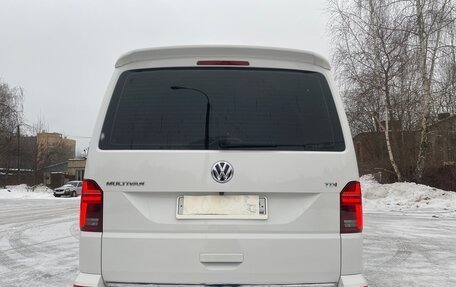 Volkswagen Multivan T6 рестайлинг, 2017 год, 4 900 000 рублей, 4 фотография