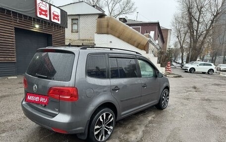 Volkswagen Touran III, 2012 год, 1 150 000 рублей, 4 фотография