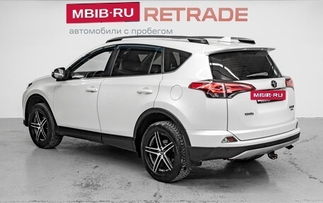 Toyota RAV4, 2018 год, 2 650 000 рублей, 7 фотография