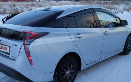 Toyota Prius IV XW50, 2016 год, 1 700 000 рублей, 7 фотография