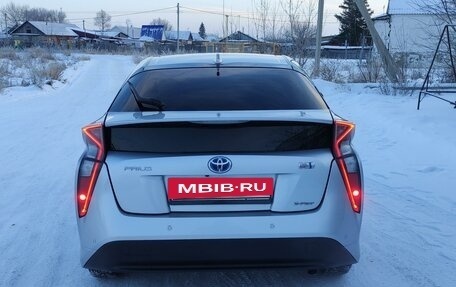 Toyota Prius IV XW50, 2016 год, 1 700 000 рублей, 4 фотография