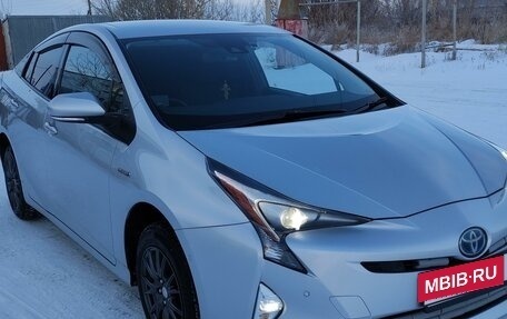 Toyota Prius IV XW50, 2016 год, 1 700 000 рублей, 2 фотография