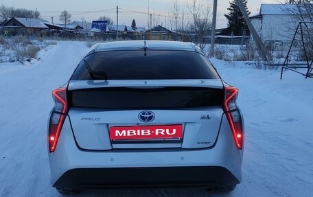 Toyota Prius IV XW50, 2016 год, 1 700 000 рублей, 21 фотография