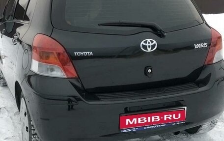 Toyota Yaris III рестайлинг, 2009 год, 750 000 рублей, 2 фотография