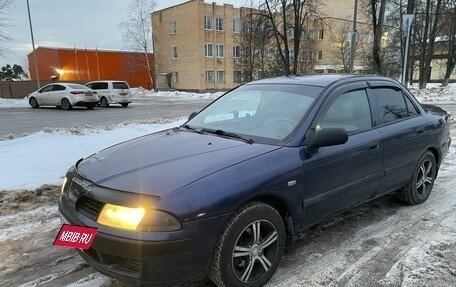 Mitsubishi Carisma I, 2001 год, 200 000 рублей, 1 фотография