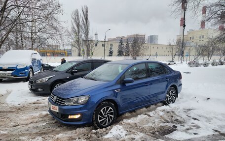 Volkswagen Polo VI (EU Market), 2018 год, 1 350 000 рублей, 2 фотография