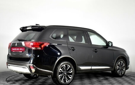 Mitsubishi Outlander III рестайлинг 3, 2021 год, 2 699 999 рублей, 5 фотография