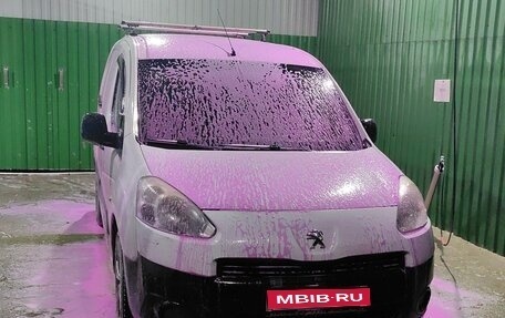 Peugeot Partner II рестайлинг 2, 2012 год, 850 000 рублей, 1 фотография