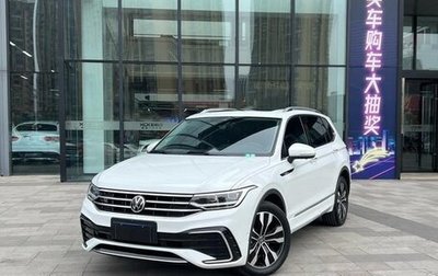 Volkswagen Tiguan II, 2023 год, 4 170 000 рублей, 1 фотография