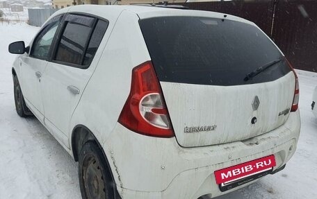 Renault Sandero I, 2013 год, 780 000 рублей, 2 фотография