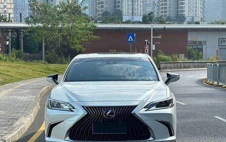 Lexus ES VII, 2020 год, 3 100 000 рублей, 1 фотография