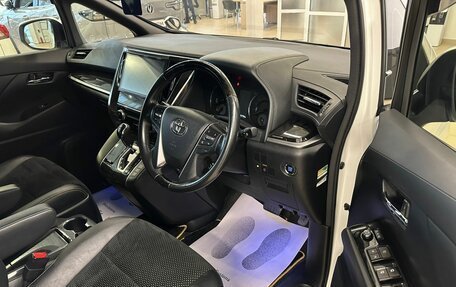 Toyota Vellfire II, 2017 год, 4 149 000 рублей, 10 фотография