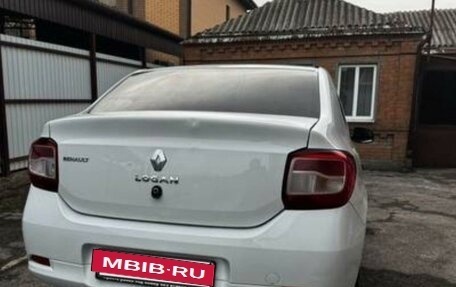 Renault Logan II, 2015 год, 570 000 рублей, 3 фотография