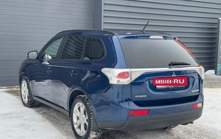 Mitsubishi Outlander III рестайлинг 3, 2013 год, 1 340 000 рублей, 7 фотография