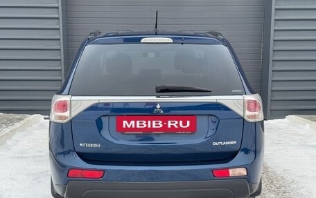 Mitsubishi Outlander III рестайлинг 3, 2013 год, 1 340 000 рублей, 6 фотография