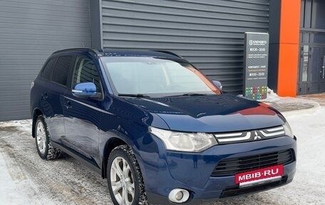 Mitsubishi Outlander III рестайлинг 3, 2013 год, 1 340 000 рублей, 3 фотография