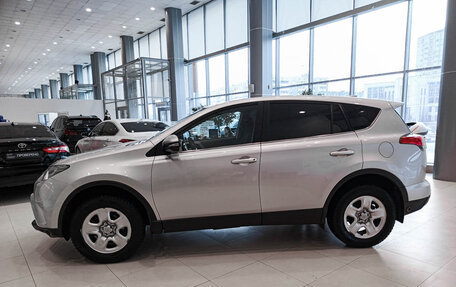 Toyota RAV4, 2018 год, 2 187 000 рублей, 10 фотография