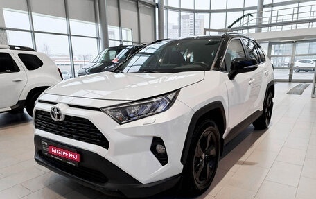 Toyota RAV4, 2021 год, 4 100 000 рублей, 1 фотография