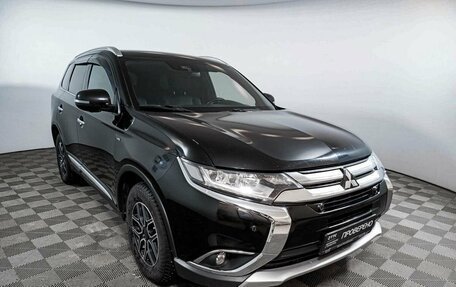 Mitsubishi Outlander III рестайлинг 3, 2017 год, 2 700 000 рублей, 3 фотография