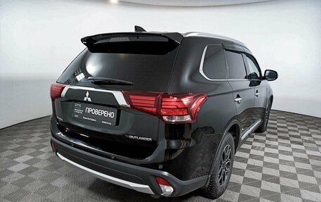 Mitsubishi Outlander III рестайлинг 3, 2017 год, 2 700 000 рублей, 5 фотография