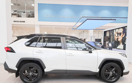 Toyota RAV4, 2021 год, 4 100 000 рублей, 4 фотография