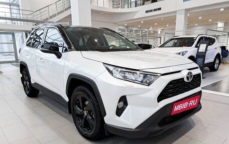 Toyota RAV4, 2021 год, 4 100 000 рублей, 3 фотография