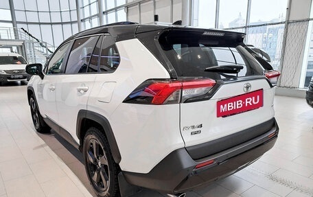 Toyota RAV4, 2021 год, 4 100 000 рублей, 7 фотография