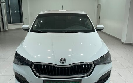 Skoda Rapid II, 2020 год, 1 724 000 рублей, 2 фотография