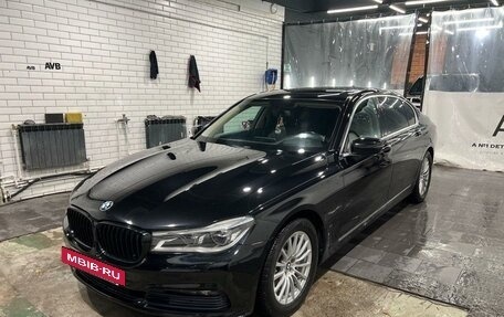 BMW 7 серия, 2015 год, 3 050 000 рублей, 3 фотография