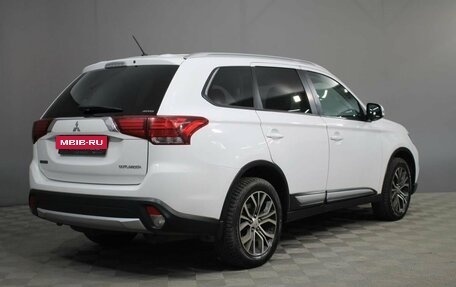 Mitsubishi Outlander III рестайлинг 3, 2015 год, 1 449 000 рублей, 2 фотография