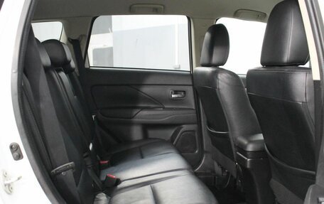 Mitsubishi Outlander III рестайлинг 3, 2015 год, 1 449 000 рублей, 16 фотография