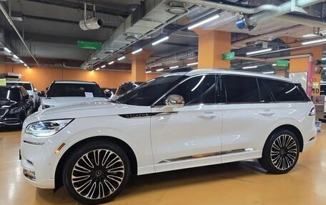 Lincoln Aviator II, 2022 год, 5 000 000 рублей, 2 фотография