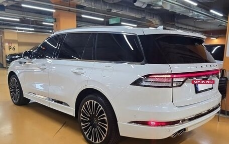 Lincoln Aviator II, 2022 год, 5 000 000 рублей, 3 фотография