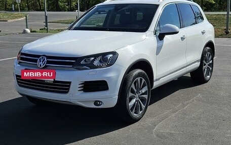 Volkswagen Touareg III, 2014 год, 2 950 000 рублей, 2 фотография