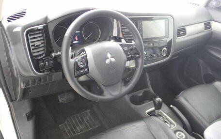 Mitsubishi Outlander III рестайлинг 3, 2012 год, 1 450 000 рублей, 12 фотография