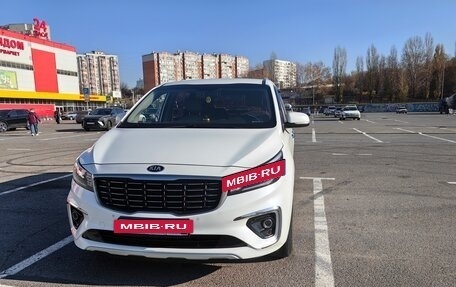 KIA Carnival III, 2019 год, 2 850 000 рублей, 8 фотография