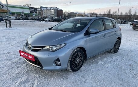 Toyota Auris II, 2013 год, 1 350 000 рублей, 2 фотография