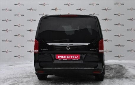 Mercedes-Benz V-Класс, 2017 год, 5 600 000 рублей, 4 фотография