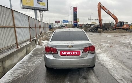 Chevrolet Cruze II, 2010 год, 750 000 рублей, 7 фотография