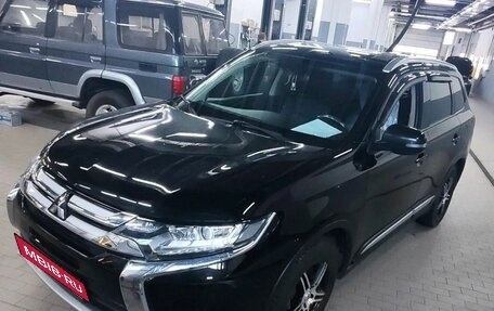 Mitsubishi Outlander III рестайлинг 3, 2017 год, 2 385 000 рублей, 1 фотография